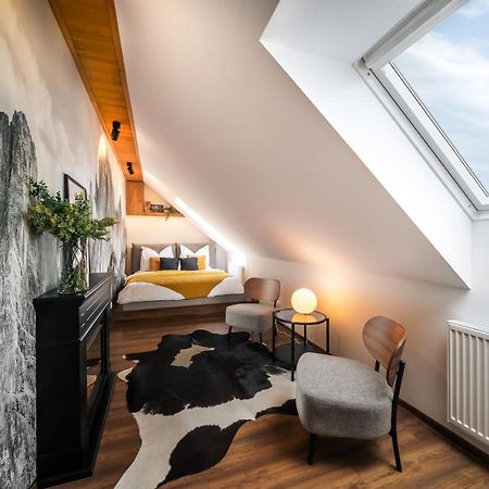 Cozy Mountain Attic Apartment In High Tatras เวลคา ลอมนิตซา ภายนอก รูปภาพ