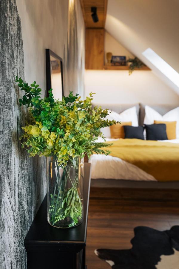 Cozy Mountain Attic Apartment In High Tatras เวลคา ลอมนิตซา ภายนอก รูปภาพ